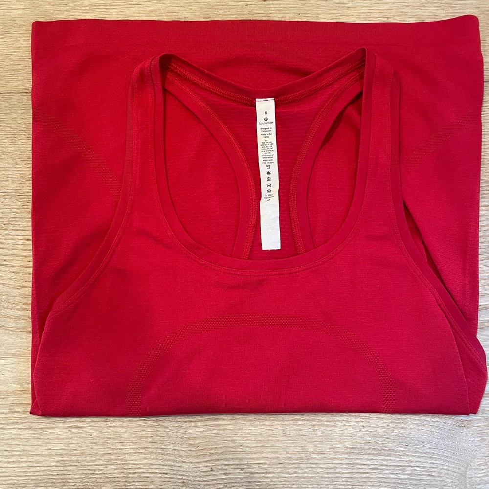 RED LULULEMON TANK!